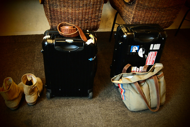 スーツケースが同じものだった。