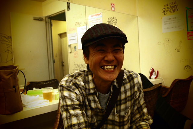 律儀なthe boomの栃木さんが来てくれました。明日から大阪2daysだそうです。僕と彼の年齢を足したら、99歳になってしまいました。