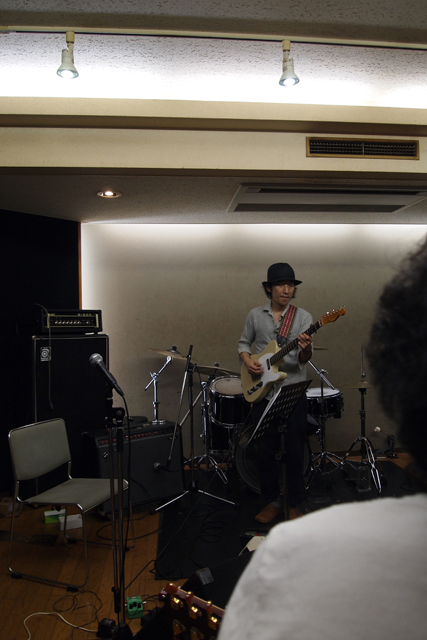 がんばるコッペパン。